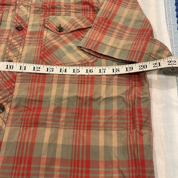 B0321 The North Face Mens plaid Shirt SZ medium
Preppy quiet luxury - Picture 5 of 9